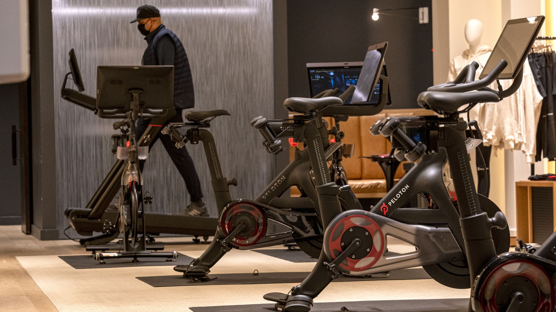 Peloton says it’s slashing 780 jobs, closing stores and hiking prices